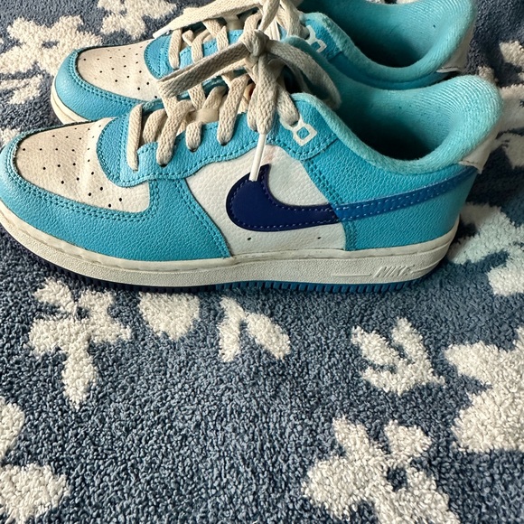Nike Dunks - Picture 2 of 6